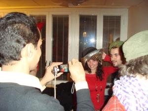 <img300*0:stuff/z/1/CrazyHatParty/DSC09283.JPG>