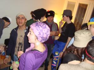 <img300*0:stuff/z/1/CrazyHatParty/DSC09284.JPG>