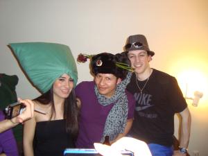 <img300*0:stuff/z/1/CrazyHatParty/DSC09286.JPG>