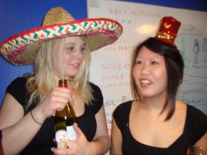 <img300*0:stuff/z/1/CrazyHatParty/DSC09290.JPG>