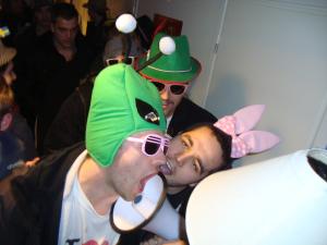 <img300*0:stuff/z/1/CrazyHatParty/DSC09298.JPG>