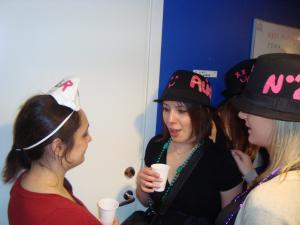 <img300*0:stuff/z/1/CrazyHatParty/DSC09303.JPG>
