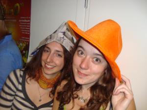 <img300*0:stuff/z/1/CrazyHatParty/DSC09314.JPG>
