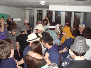 <img300*0:stuff/z/1/CrazyHatParty/DSC09316.JPG>