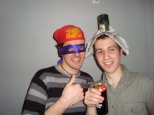 <img300*0:stuff/z/1/CrazyHatParty/DSC09325.JPG>
