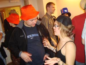 <img300*0:stuff/z/1/CrazyHatParty/DSC09347.JPG>