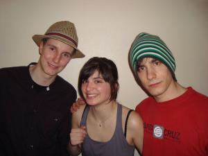 <img300*0:stuff/z/1/CrazyHatParty/DSC09348.JPG>
