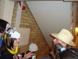 <img300*0:stuff/z/1/CrazyHatParty/DSC09352.JPG>