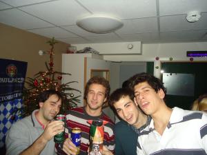 <img300*0:stuff/z/1/FirstCorridorParty/dsc03721.jpg>