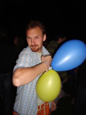 <img300*0:stuff/z/1/Goodbyw%2520Sweden%2520Beach%2520Party/DSC01043.JPG>
