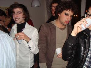 <img300*0:stuff/z/1/Halloween2009/DSC07028.JPG>