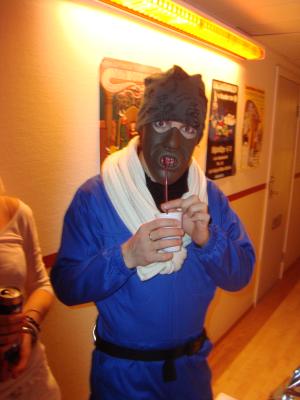 <img300*0:stuff/z/1/Halloween2009/DSC07036.JPG>