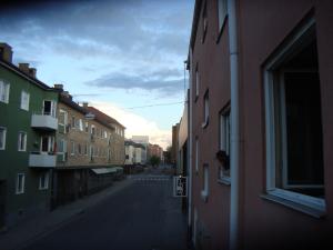 <img300*0:stuff/z/1/LottaMoving/DSC04675.JPG>
