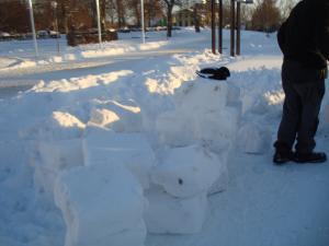 <img300*0:stuff/z/1/More%2520Igloo%2520Building/DSC08683.JPG>