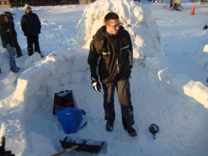 <img300*0:stuff/z/1/More%2520Igloo%2520Building/DSC08684.JPG>