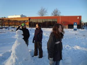 <img300*0:stuff/z/1/More%2520Igloo%2520Building/DSC08686.JPG>