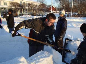 <img300*0:stuff/z/1/More%2520Igloo%2520Building/DSC08687.JPG>