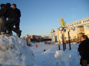 <img300*0:stuff/z/1/More%2520Igloo%2520Building/DSC08692.JPG>