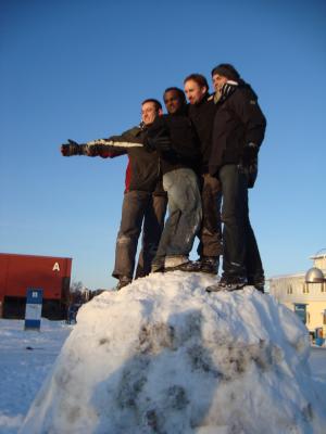 <img300*0:stuff/z/1/More%2520Igloo%2520Building/DSC08693.JPG>