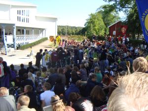<img300*0:stuff/z/1/MoreJulia/DSC05169.JPG>