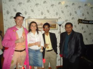 <img300*0:stuff/z/1/MovingInParty/DSC07079.JPG>