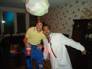 <img300*0:stuff/z/1/MovingInParty/DSC07080.JPG>