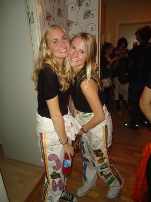 <imgl300*0:stuff/z/1/MovingInParty/DSC07091.JPG>