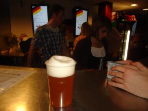 <img300*0:stuff/z/1/MovingInParty/DSC07096.JPG>