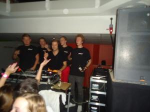 <img300*0:stuff/z/1/MovingInParty/DSC07098.JPG>