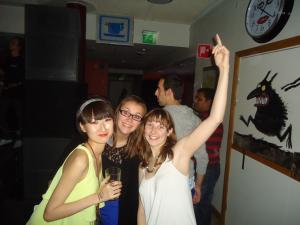 <img300*0:stuff/z/1/MovingInParty/DSC07099.JPG>