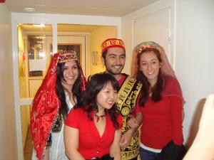 <img300*0:stuff/z/1/Nationalities%2520party/DSC00192.JPG>