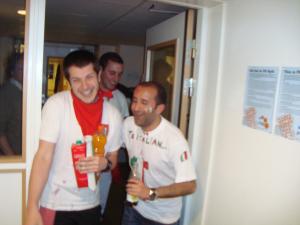 <img300*0:stuff/z/1/Nationalities%2520party/DSC00200.JPG>
