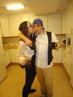 <imgl300*0:stuff/z/1/PiratePreParty/DSC07800.JPG>