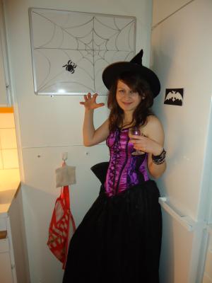 <img300*0:stuff/z/1/PreHalloween2010/dsc03255.jpg>