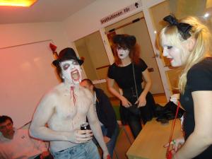 <img300*0:stuff/z/1/PrePreHalloween2010/dsc03196.jpg>