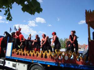 <img300*0:stuff/z/1/SOF2009Cortege/DSC03314.JPG>