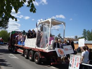 <img300*0:stuff/z/1/SOF2009Cortege/DSC03329.JPG>