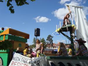 <img300*0:stuff/z/1/SOF2009Cortege/DSC03336.JPG>