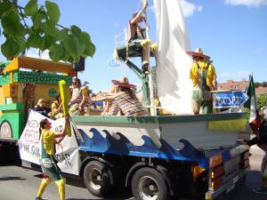 <img300*0:stuff/z/1/SOF2009Cortege/DSC03337.JPG>