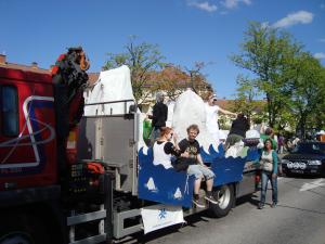 <img300*0:stuff/z/1/SOF2009Cortege/DSC03381.JPG>