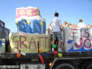 <img300*0:stuff/z/1/SOF2009Cortege/DSC03438.JPG>