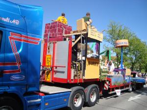 <img300*0:stuff/z/1/SOF2009Cortege/DSC03445.JPG>