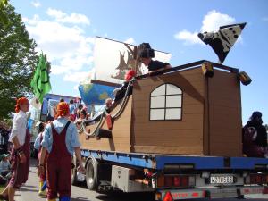 <img300*0:stuff/z/1/SOF2009Cortege/DSC03510.JPG>