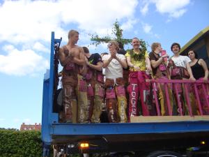 <img300*0:stuff/z/1/SOF2009Cortege/DSC03536.JPG>