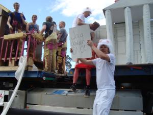 <img300*0:stuff/z/1/SOF2009Cortege/DSC03537.JPG>