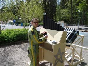 <img300*0:stuff/z/1/SOF2009building/DSC02804.JPG>