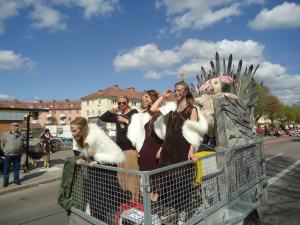 <img300*0:stuff/z/1/SOF2013Cortege/DSC08300.JPG>