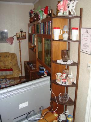 <imgr300*0:stuff/z/1/Swedish%2520furnitures/dsc00841.jpg>