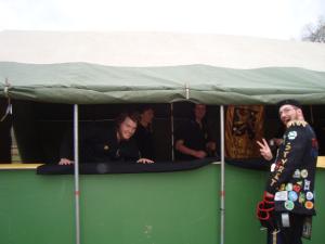 <img300*0:stuff/z/1/UteKravallen2010/DSC00277.JPG>