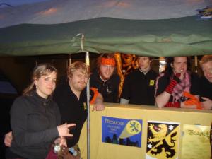 <img300*0:stuff/z/1/UteKravallen2010/DSC00294.JPG>